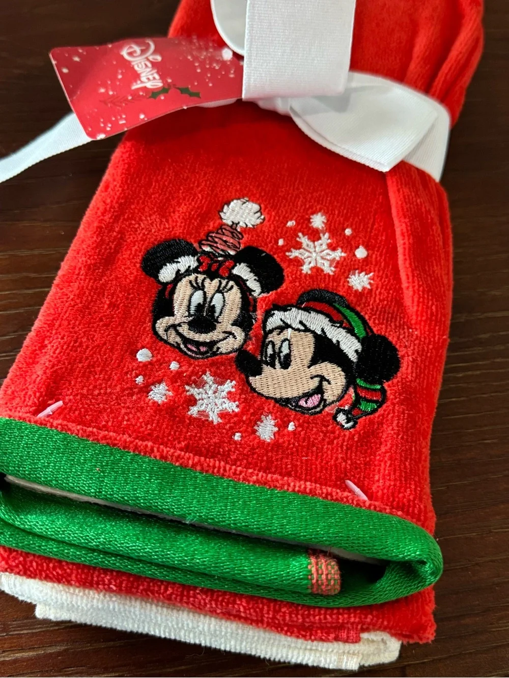 Disney NWT Red Minnie & Mickey Christmas Holiday Kitchen Towels - Set of 2